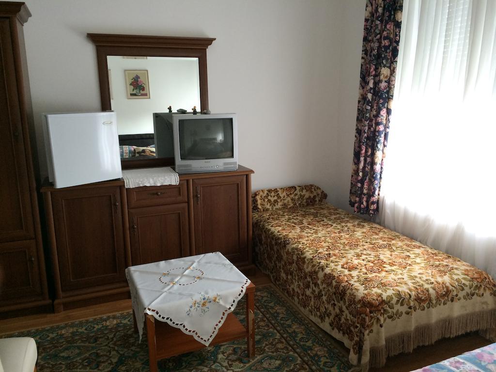 Villa Rubin Panzio Hajduszoboszlo Bilik gambar